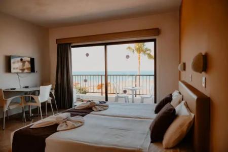 Penelope Beach Apts - 28