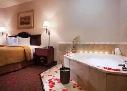 Quality Inn & Suites Near University - 49