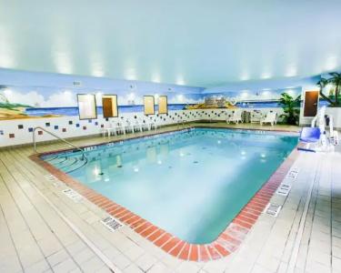 Quality Inn & Suites Near University - 10