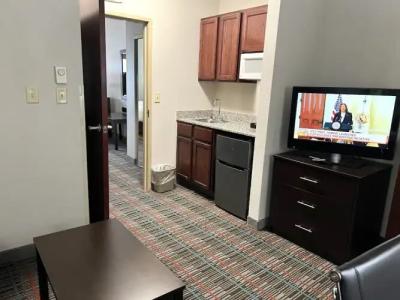 Quality Inn & Suites Near University - 70