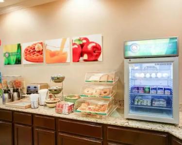 Quality Inn & Suites Near University - 8