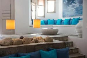 Alfa Rooms, Naousa