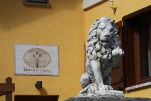 Maison Le Champ B&B Questa casa non e un albergo, La Salle