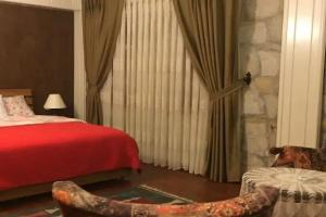 Konak Lapeistra Hotel, Gure