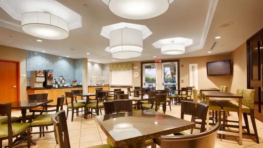 Best Western Plus Miami-Doral/Dolphin Mall - 10