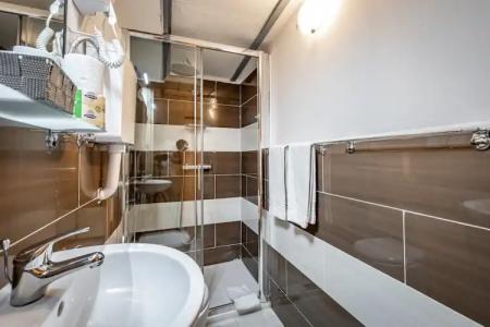 ḤỌṬẸḶ ṾẸṆẸṬỌ con accesso ZTL - 115