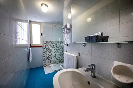 ḤỌṬẸḶ ṾẸṆẸṬỌ con accesso ZTL - 155