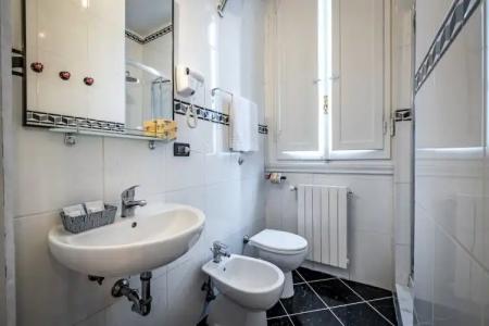 ḤỌṬẸḶ ṾẸṆẸṬỌ con accesso ZTL - 114