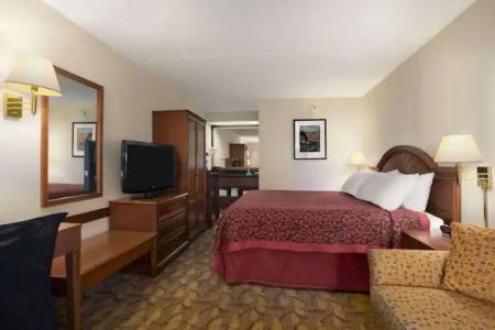 Days Inn by Wyndham Las Cruces - 2