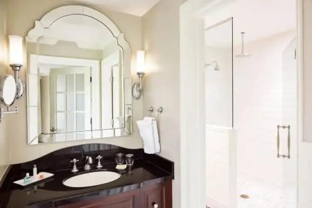 The Raphael, Autograph Collection - 126