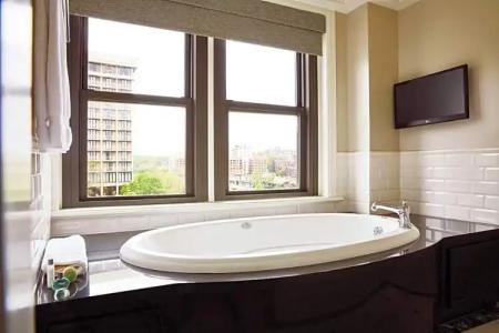 The Raphael, Autograph Collection - 139