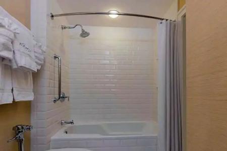 The Raphael, Autograph Collection - 89