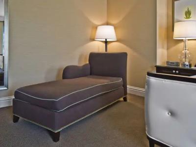 The Raphael, Autograph Collection - 4