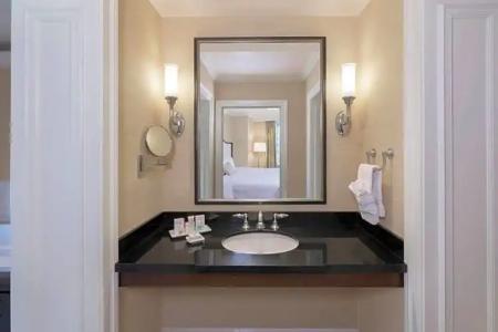 The Raphael, Autograph Collection - 136