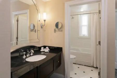 The Raphael, Autograph Collection - 100