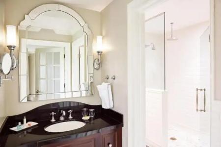 The Raphael, Autograph Collection - 115