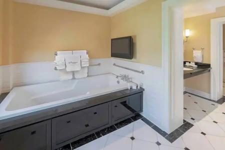 The Raphael, Autograph Collection - 137