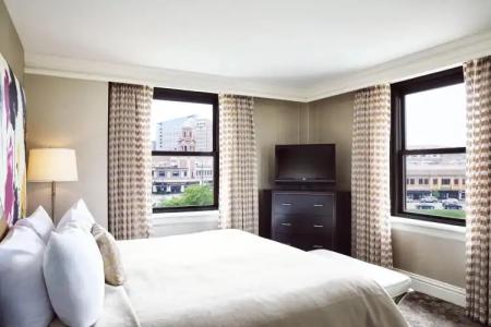 The Raphael, Autograph Collection - 43