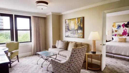 The Raphael, Autograph Collection - 105