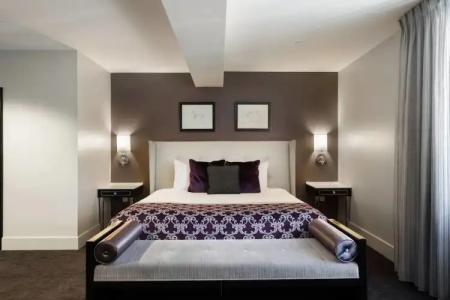 Ambassador Kansas City, Autograph Collection - 50