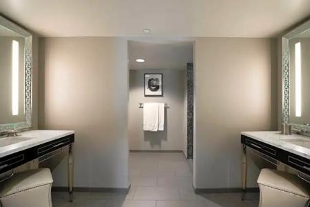 Ambassador Kansas City, Autograph Collection - 93