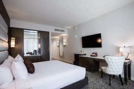 Ambassador Kansas City, Autograph Collection - 6