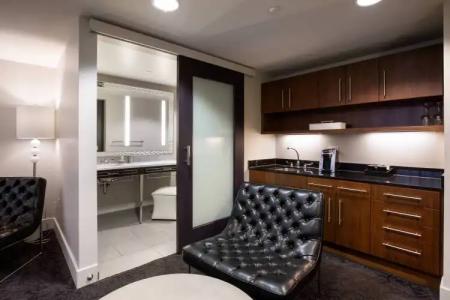 Ambassador Kansas City, Autograph Collection - 25