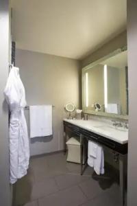 Ambassador Kansas City, Autograph Collection - 82