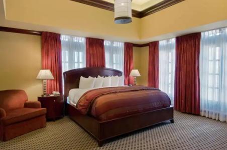 Hilton President Kansas City - 56