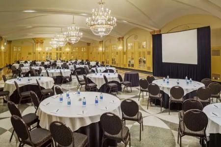 Hilton President Kansas City - 13