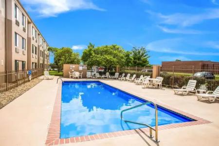 Sleep Inn Kansas City International Airport - 13