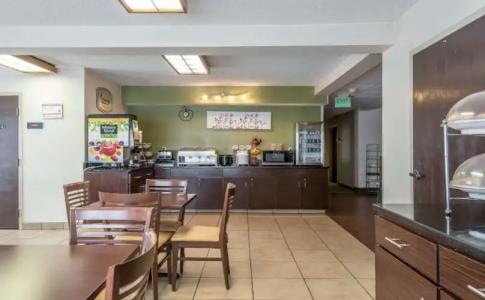 Sleep Inn Kansas City International Airport - 28