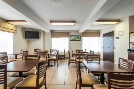 Sleep Inn Kansas City International Airport - 24