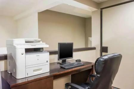 Sleep Inn Kansas City International Airport - 35