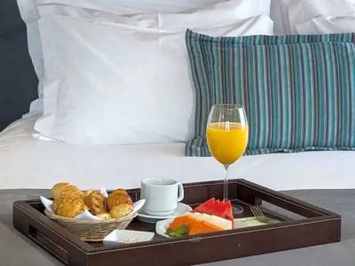 Radisson Phoenix Airport - 68