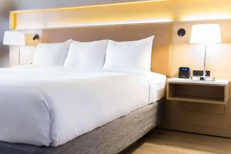 Radisson Phoenix Airport - 39