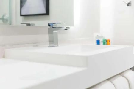 Radisson Phoenix Airport - 6