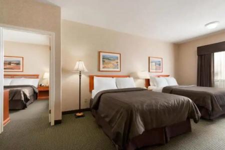 Days Inn by Wyndham Saskatoon - 48