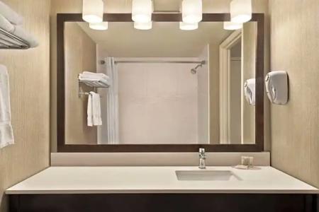 Days Inn by Wyndham Saskatoon - 38