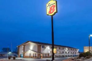 Super 8 by Wyndham Bismarck, Bismarck