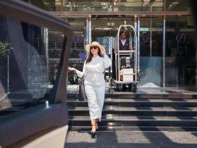 Flora Creek Deluxe Apartments, Dubai - 32