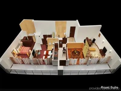 Flora Creek Deluxe Apartments, Dubai - 11