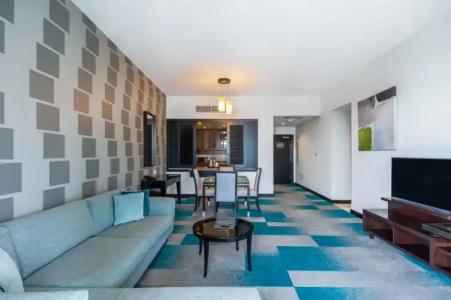 Flora Creek Deluxe Apartments, Dubai - 1