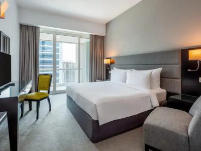 Flora Creek Deluxe Apartments, Dubai - 2