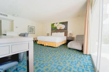 Royal Plaza Inn - 43