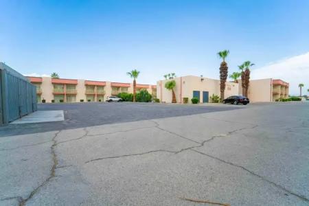 Royal Plaza Inn - 24