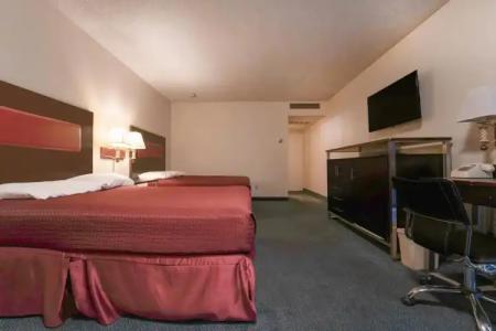 Royal Plaza Inn - 44