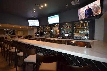 Royal Plaza Inn - 15