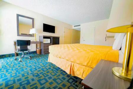 Royal Plaza Inn - 32