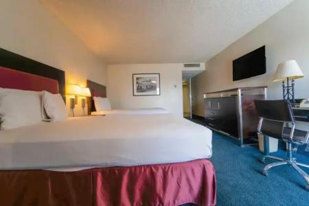 Royal Plaza Inn - 35